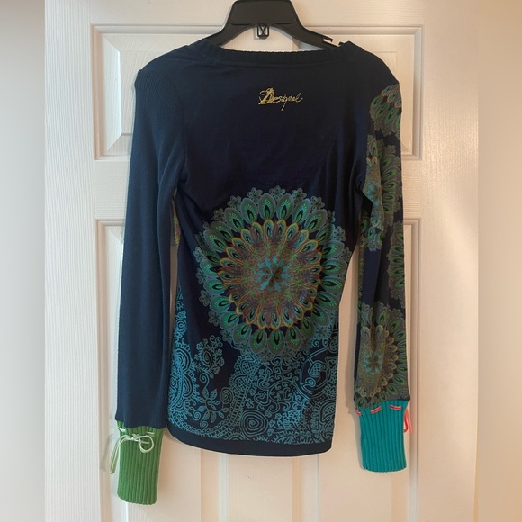 Sweater - Picture 3 of 9